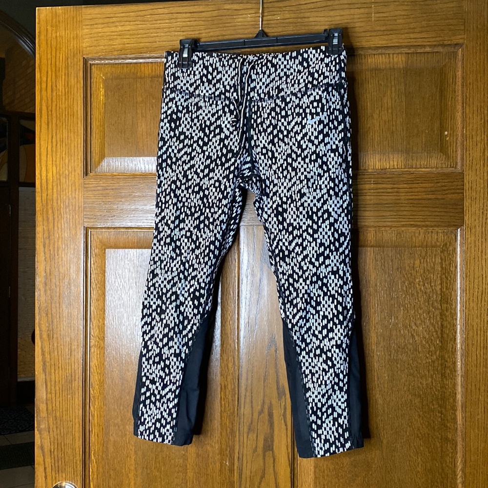Nike running crops